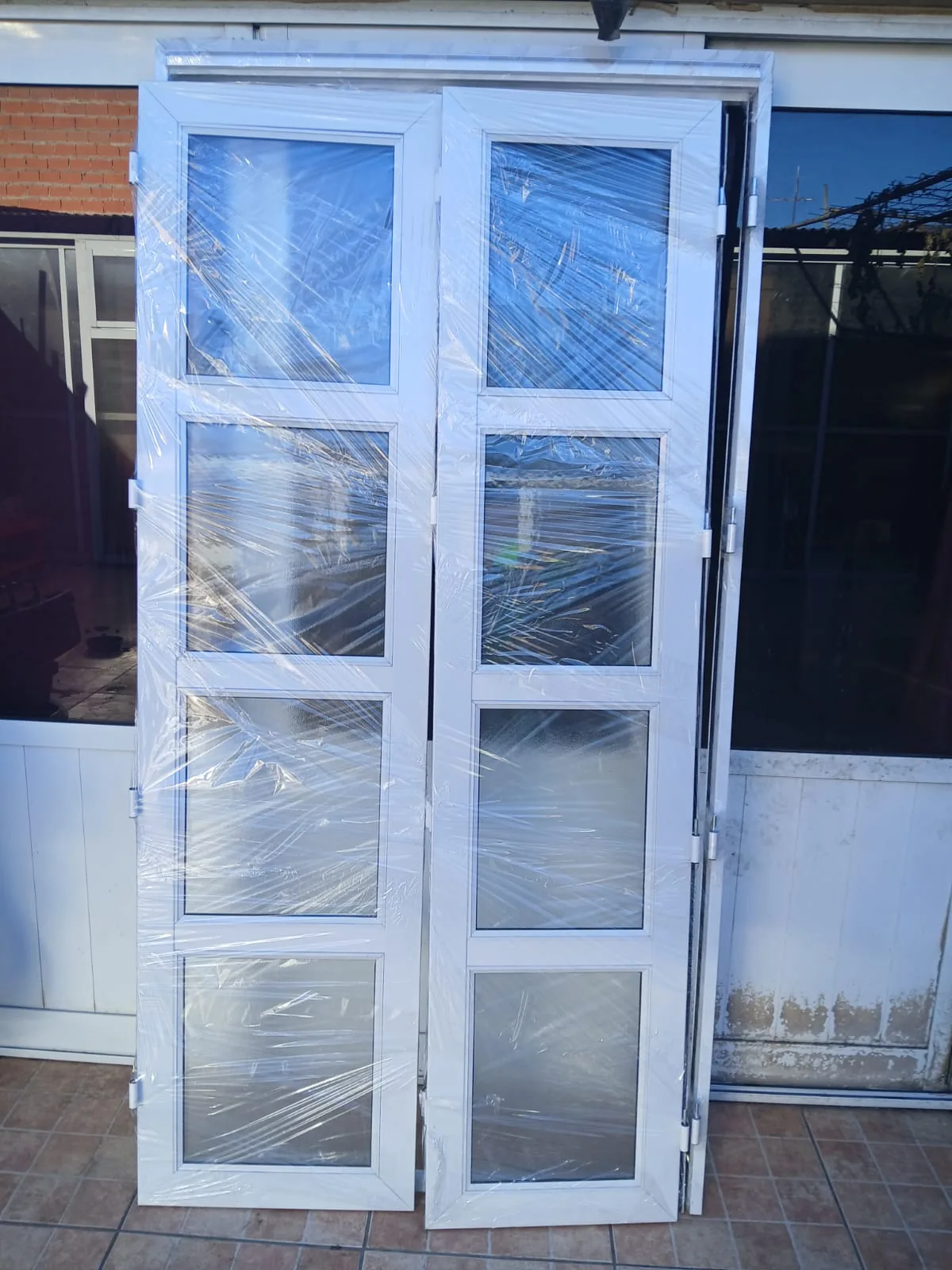 Puertas de aluminio a medida — obra de Alumfer en Buenos Aires